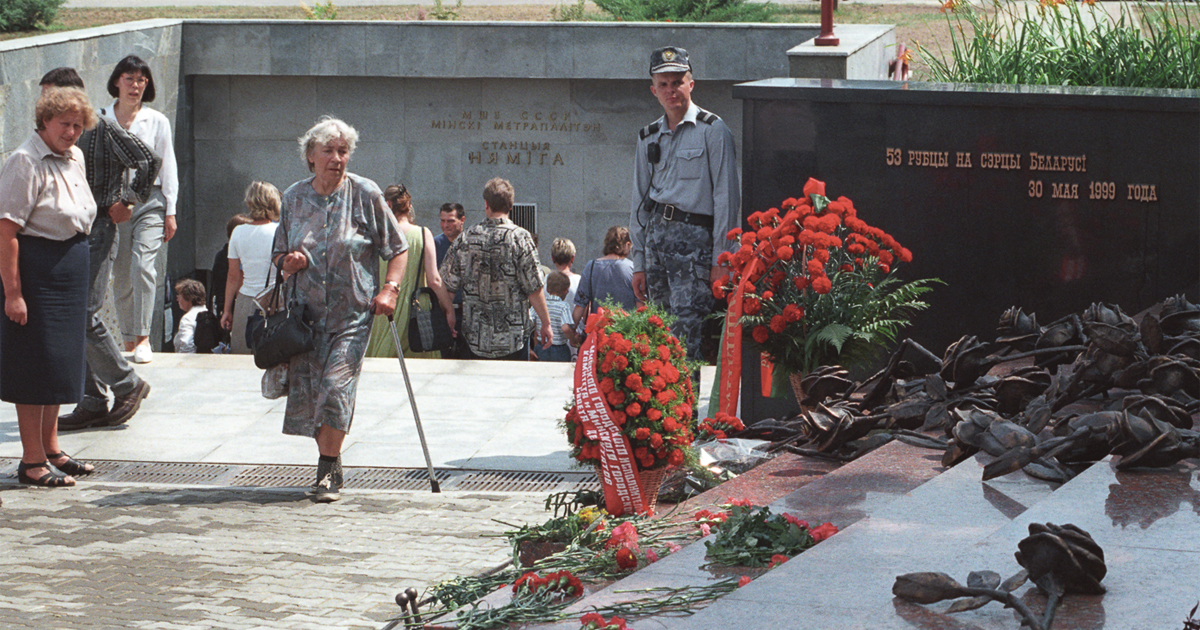 Давка на немиге в метро 1999 фото